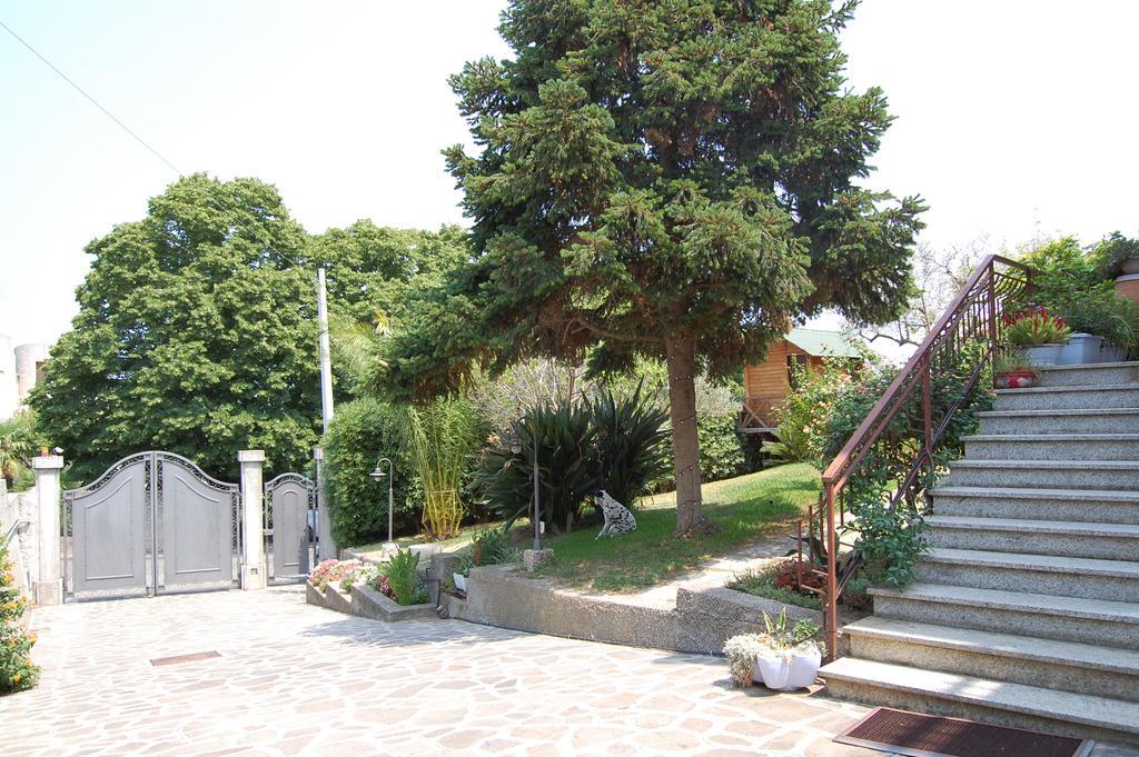 B&B Villa Francesca Soverato Marina Exterior photo