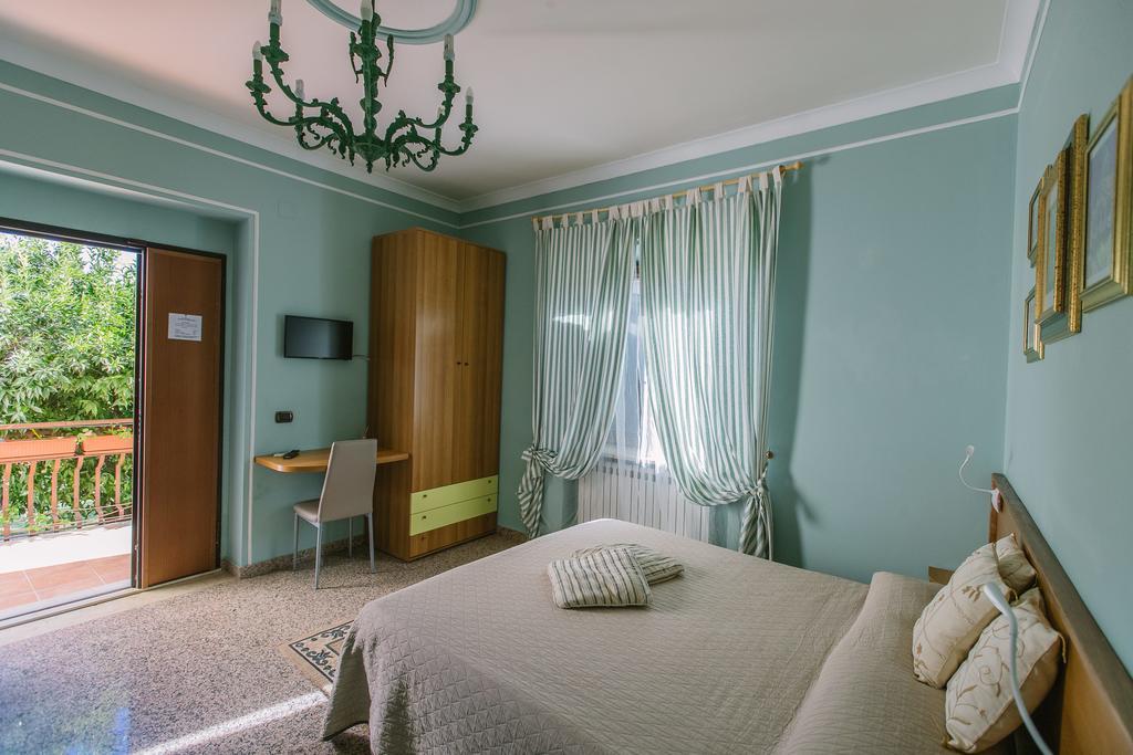 B&B Villa Francesca Soverato Marina Exterior photo